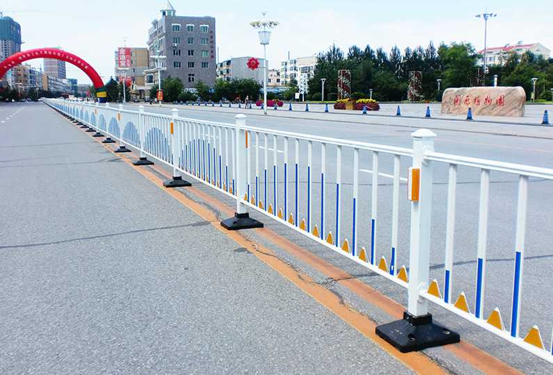 不銹鋼道路護(hù)欄